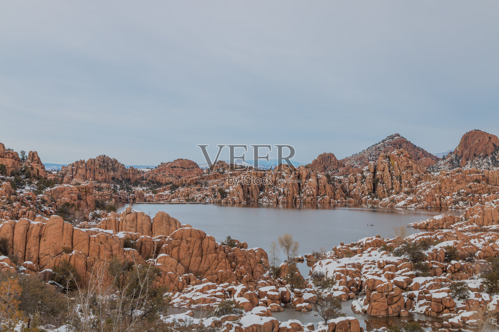 风景优美的沃森湖普雷斯科特亚利桑那州的冬天照片摄影图片