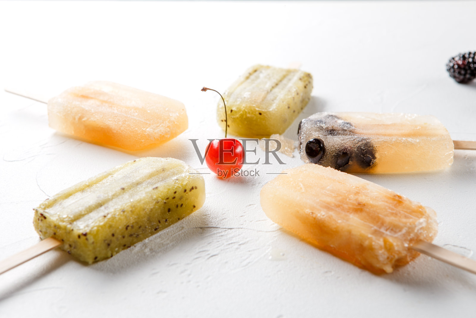 冰冻果汁和浆果的图像照片摄影图片