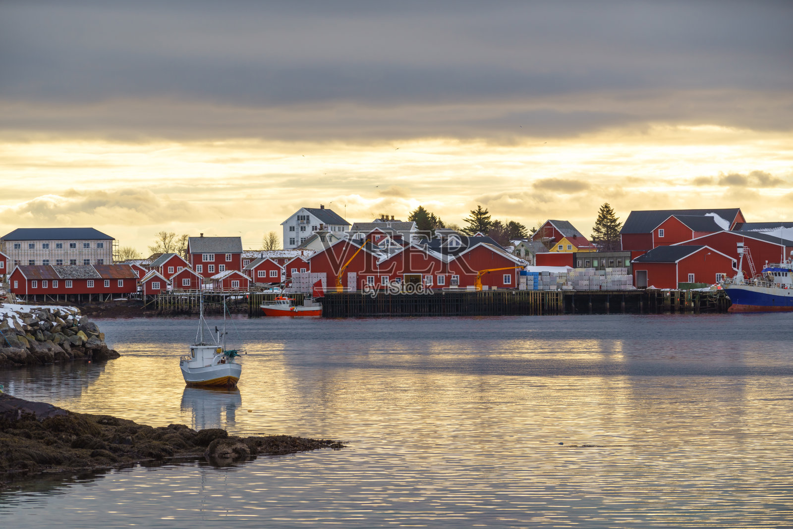 挪威北部的罗浮敦群岛照片摄影图片