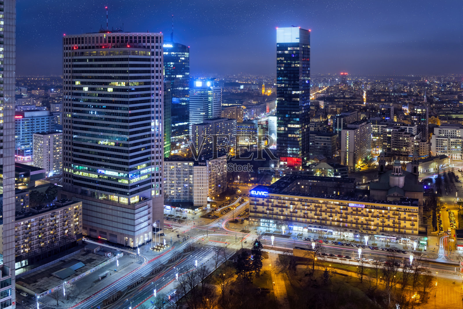 波兰华沙市中心傍晚的鸟瞰图照片摄影图片