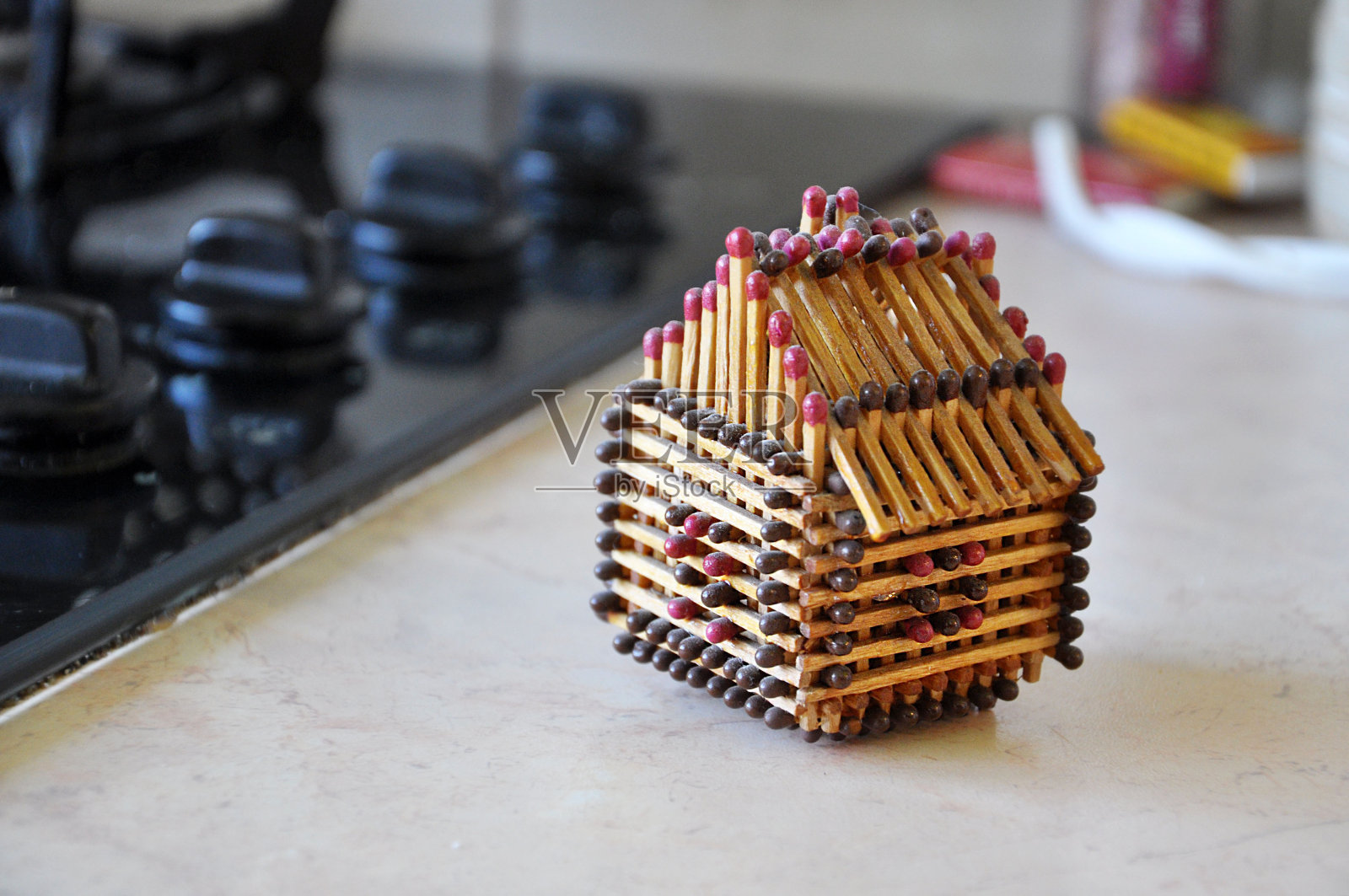 用火柴做的房子模型。——图片照片摄影图片