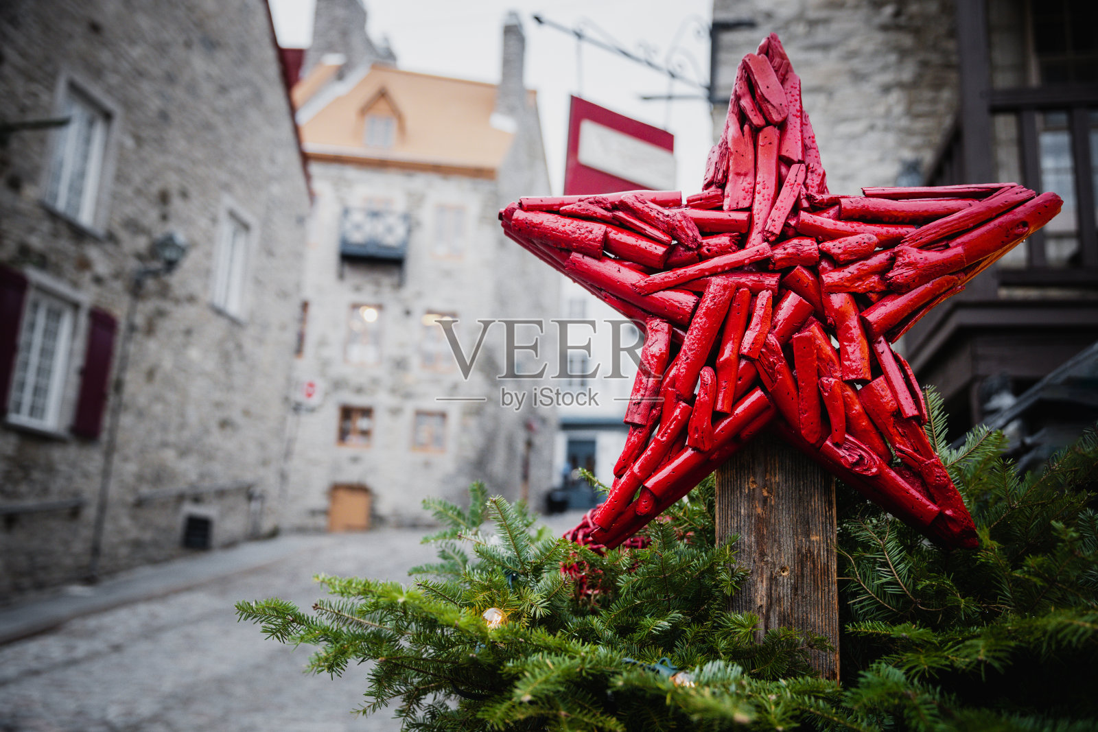 木制装饰圣诞之星-加拿大老魁北克城照片摄影图片