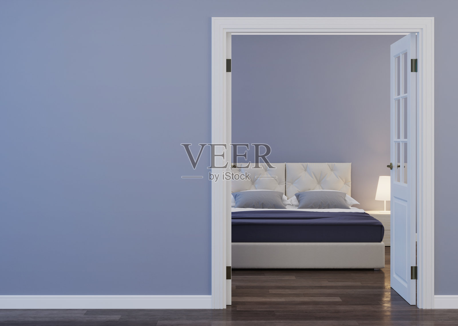 白色的门和蓝色的墙。酒店卧室的门开着。3 d渲染。照片摄影图片