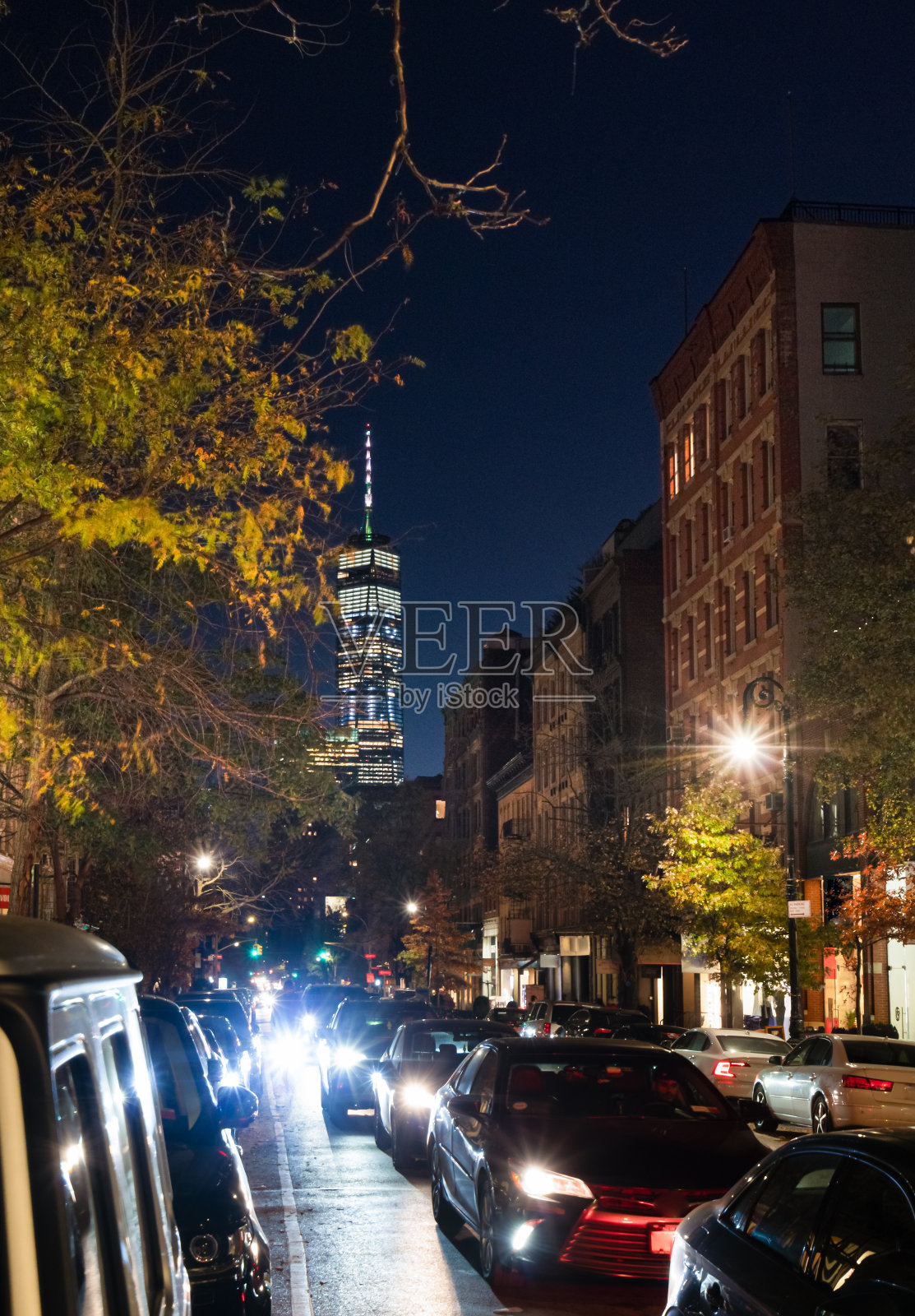纽约苏荷区W百老汇大街的夜景。照片摄影图片