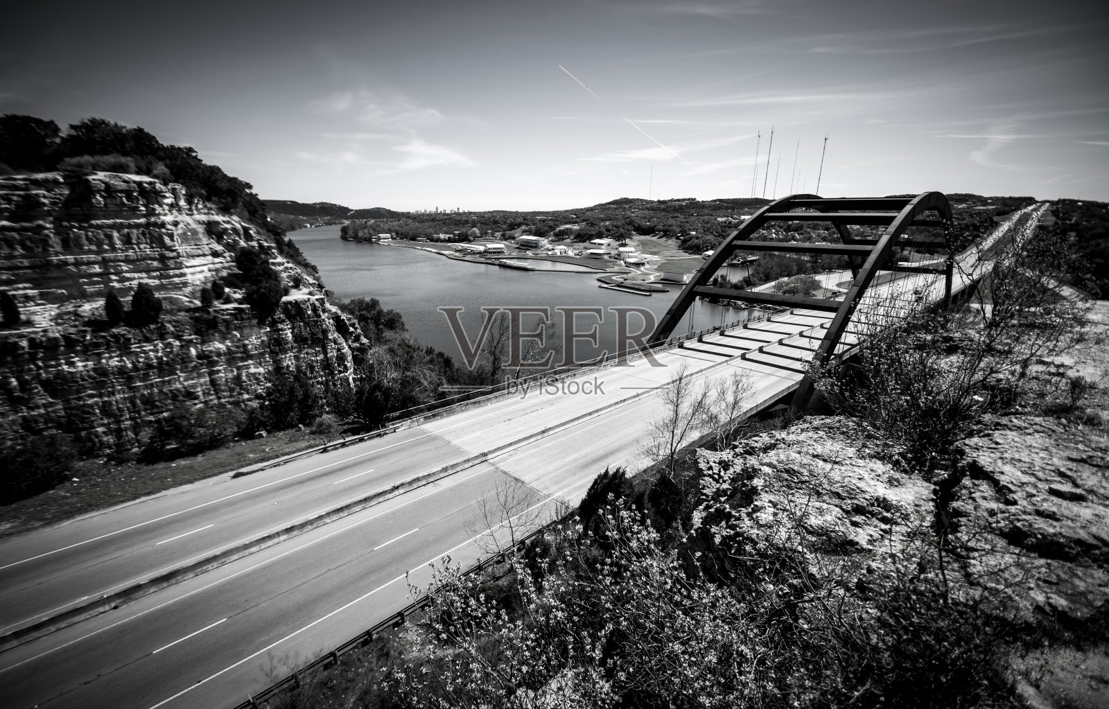 宽角度360桥奥斯汀德州悬崖和高速公路照片摄影图片