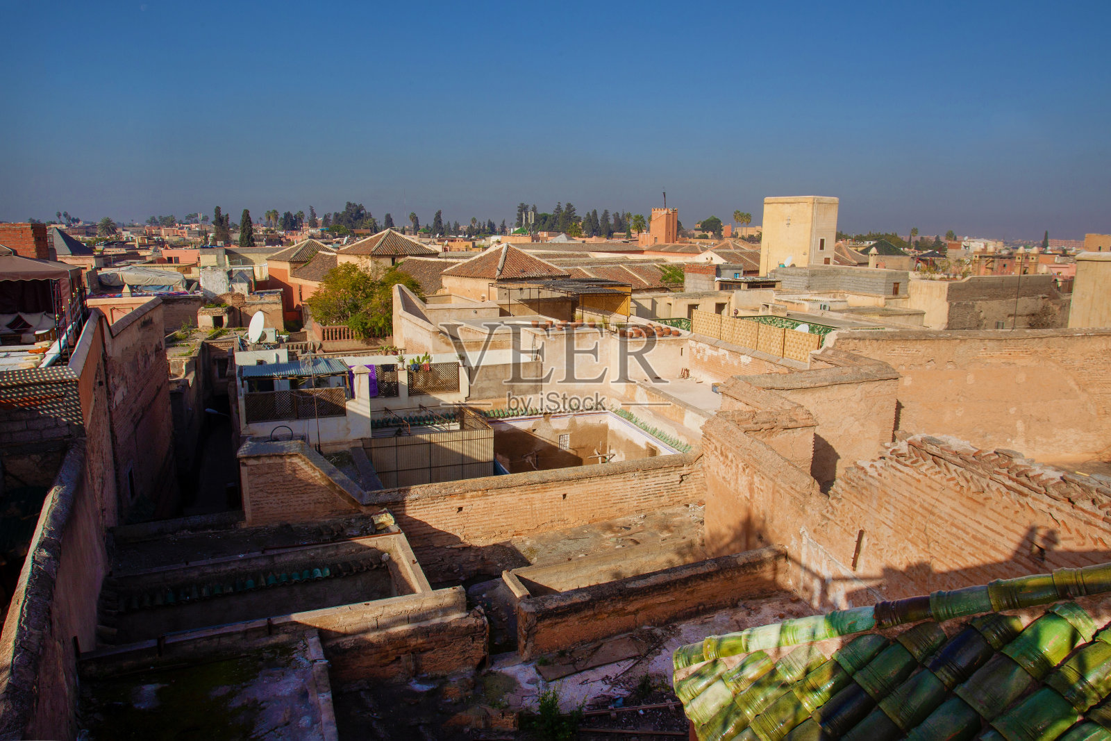 红色城市马拉喀什鸟瞰图照片摄影图片