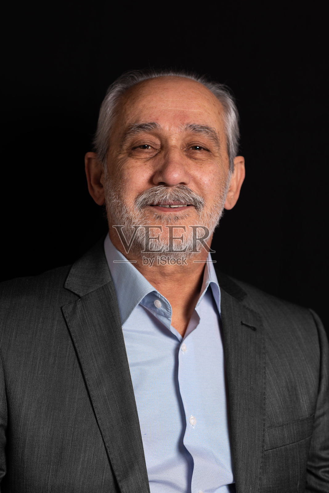 土耳其老男人，留着胡子照片摄影图片