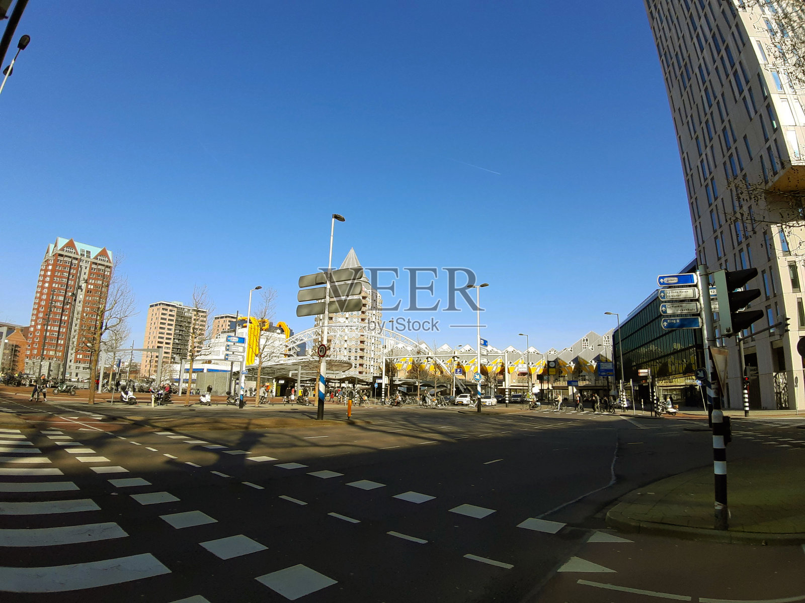欧洲城市，荷兰鹿特丹的主要广场照片摄影图片