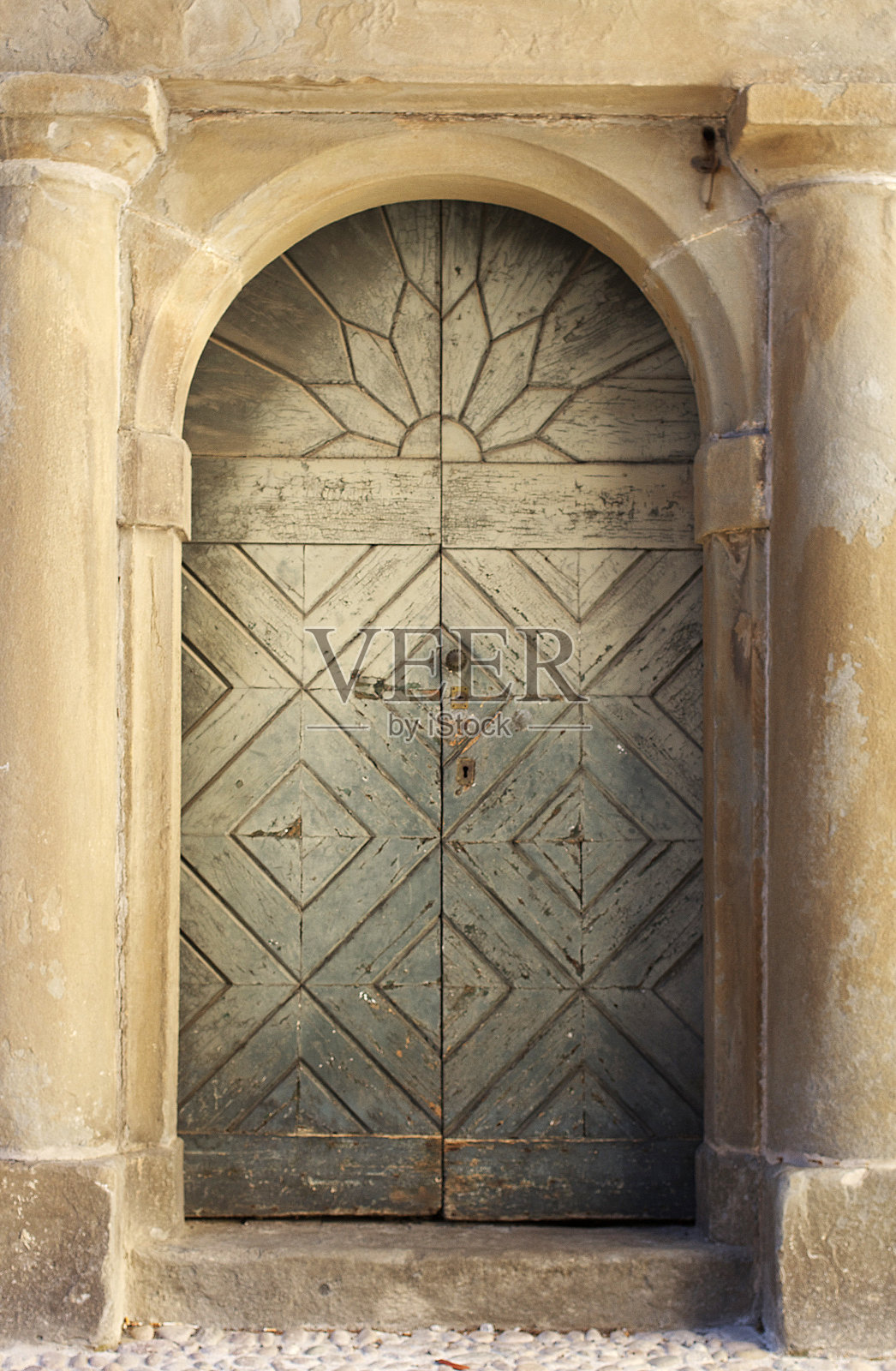 意大利贝加莫的旧门照片摄影图片