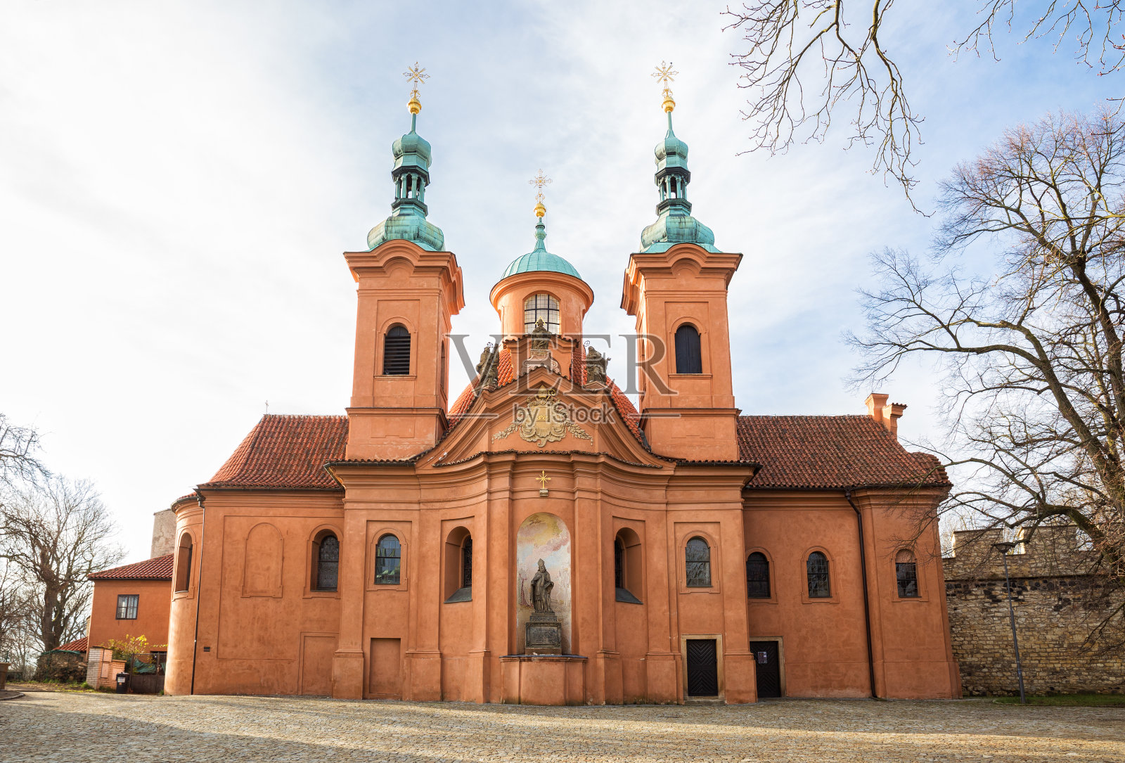 布拉格的圣劳伦斯教堂照片摄影图片