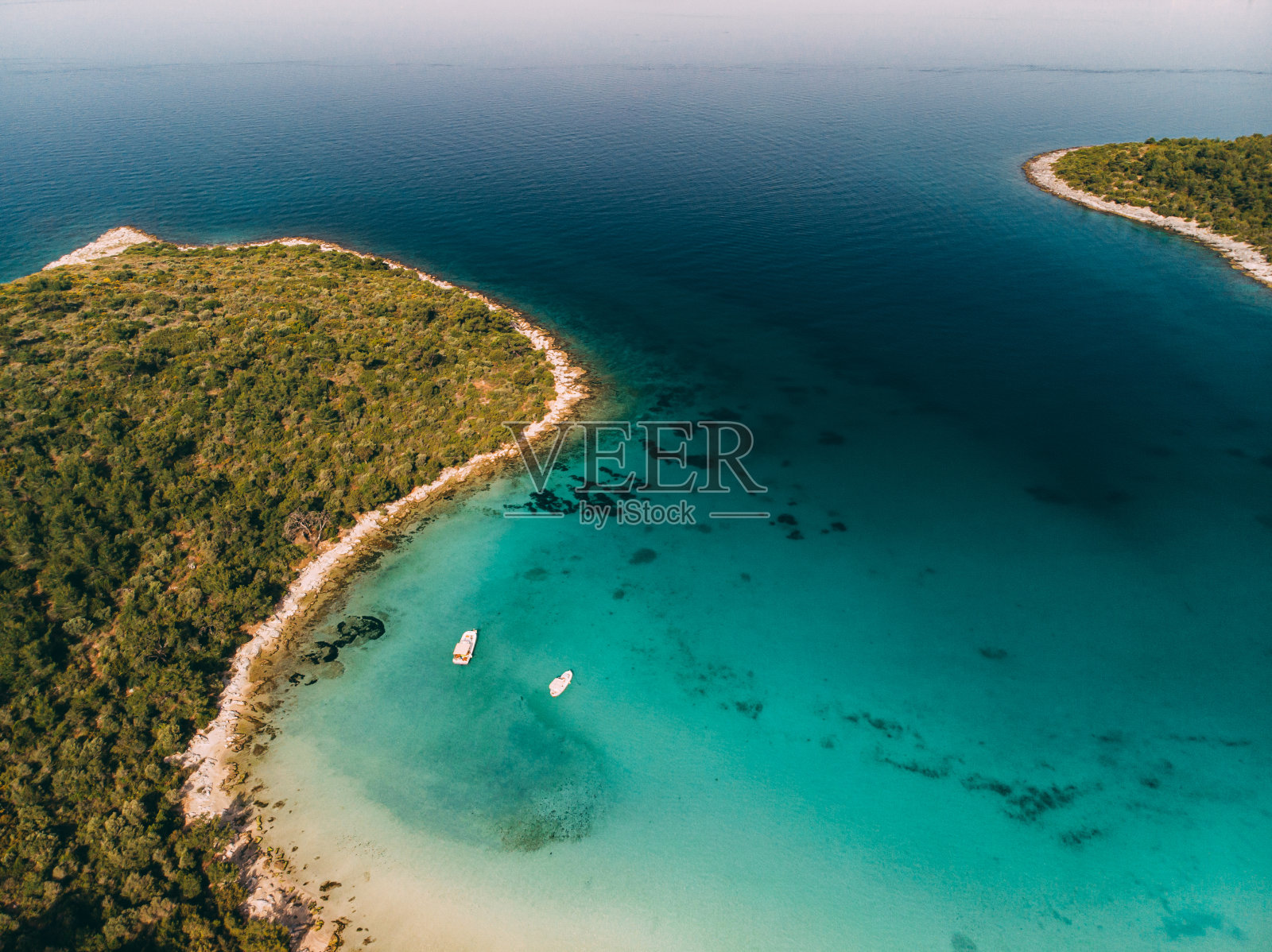 鸟瞰土耳其美丽的海岸线照片摄影图片