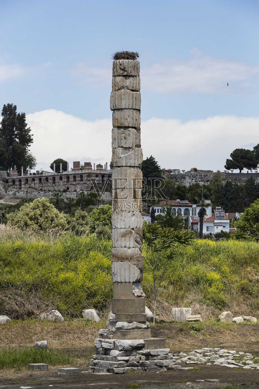 阿耳忒弥斯古神庙的石头遗迹照片摄影图片