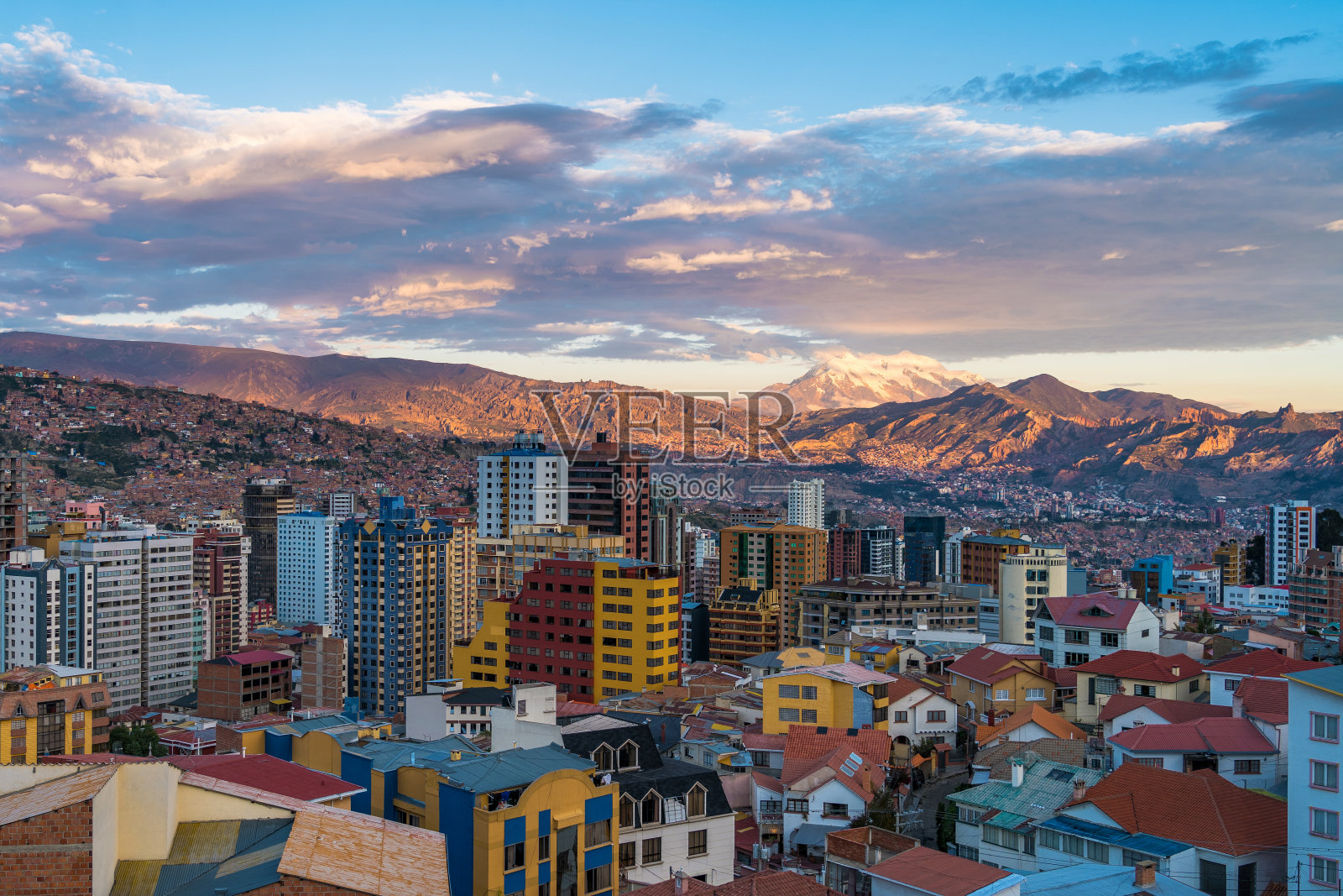 拉巴斯城市景观在日落玻利维亚，南美照片摄影图片
