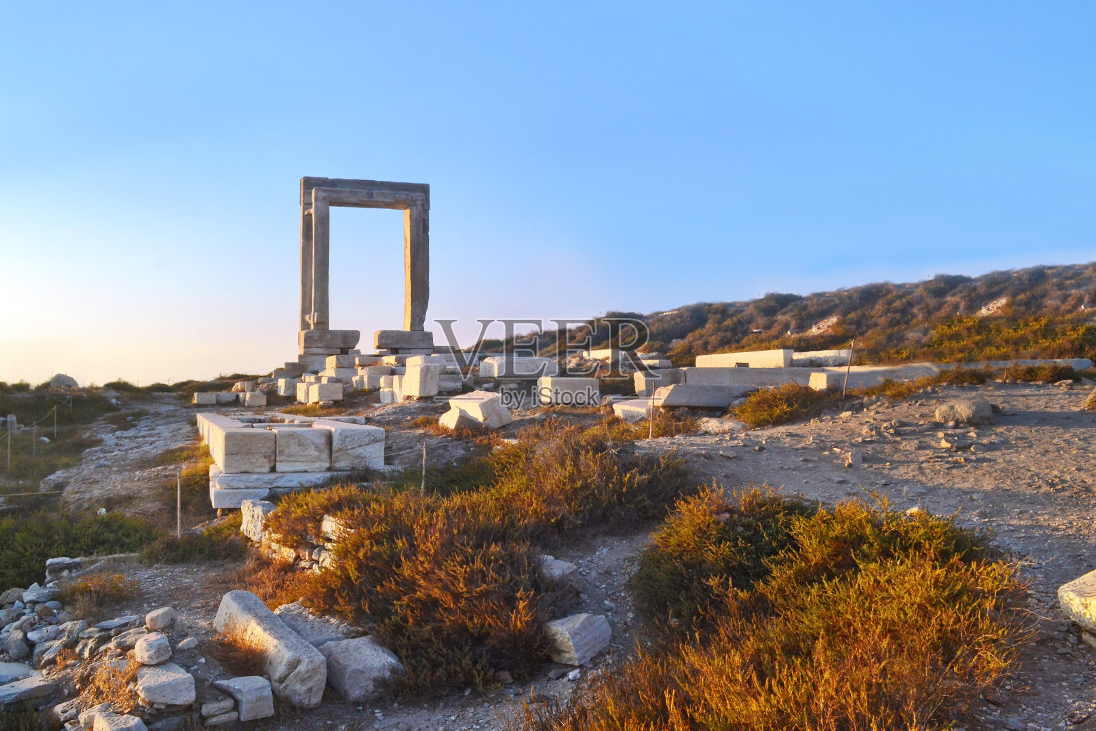 希腊纳克索斯岛的古门——阿波罗神庙——希腊古代著名的地标照片摄影图片