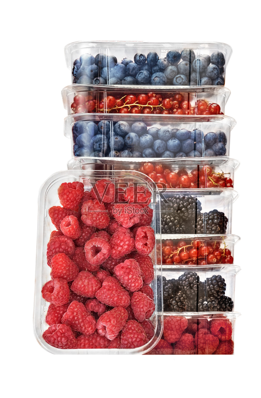 黑莓，红醋栗，蓝莓和覆盆子在一个工作室设置，孤立的白色。照片摄影图片
