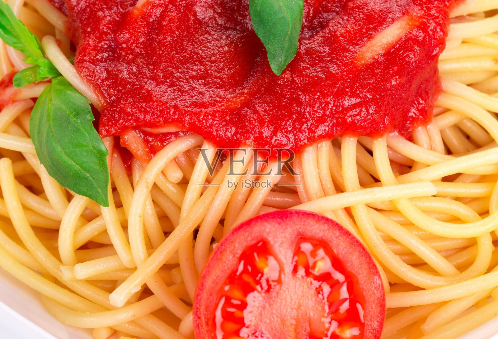 番茄酱意大利面碎片。照片摄影图片