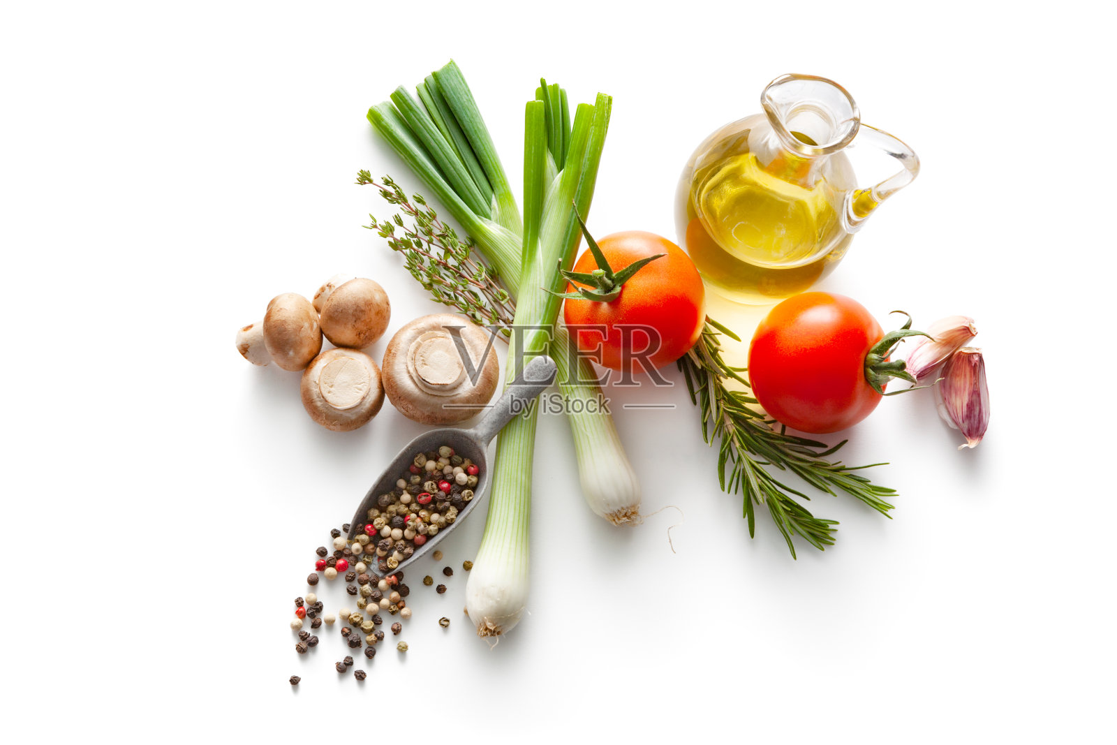 调味料:橄榄油、葱、番茄、蘑菇、大蒜照片摄影图片