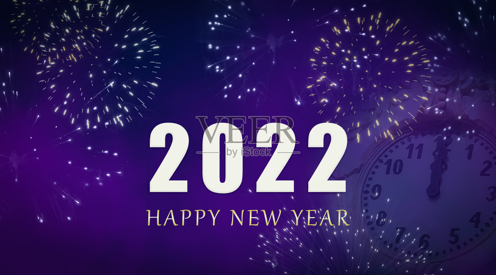 2022年的新年贺卡，带有时钟和烟花。照片摄影图片