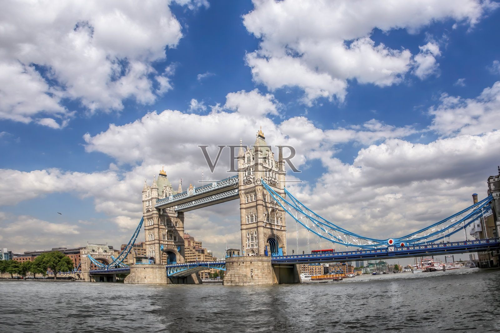 伦敦塔桥与泰晤士河，英国，英国照片摄影图片