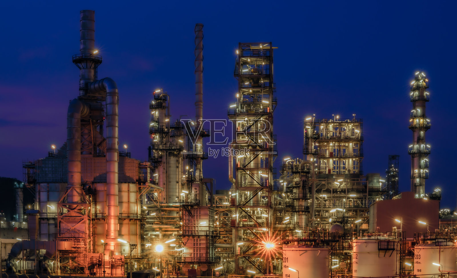 石化工业的石油和天然气炼油厂照片摄影图片