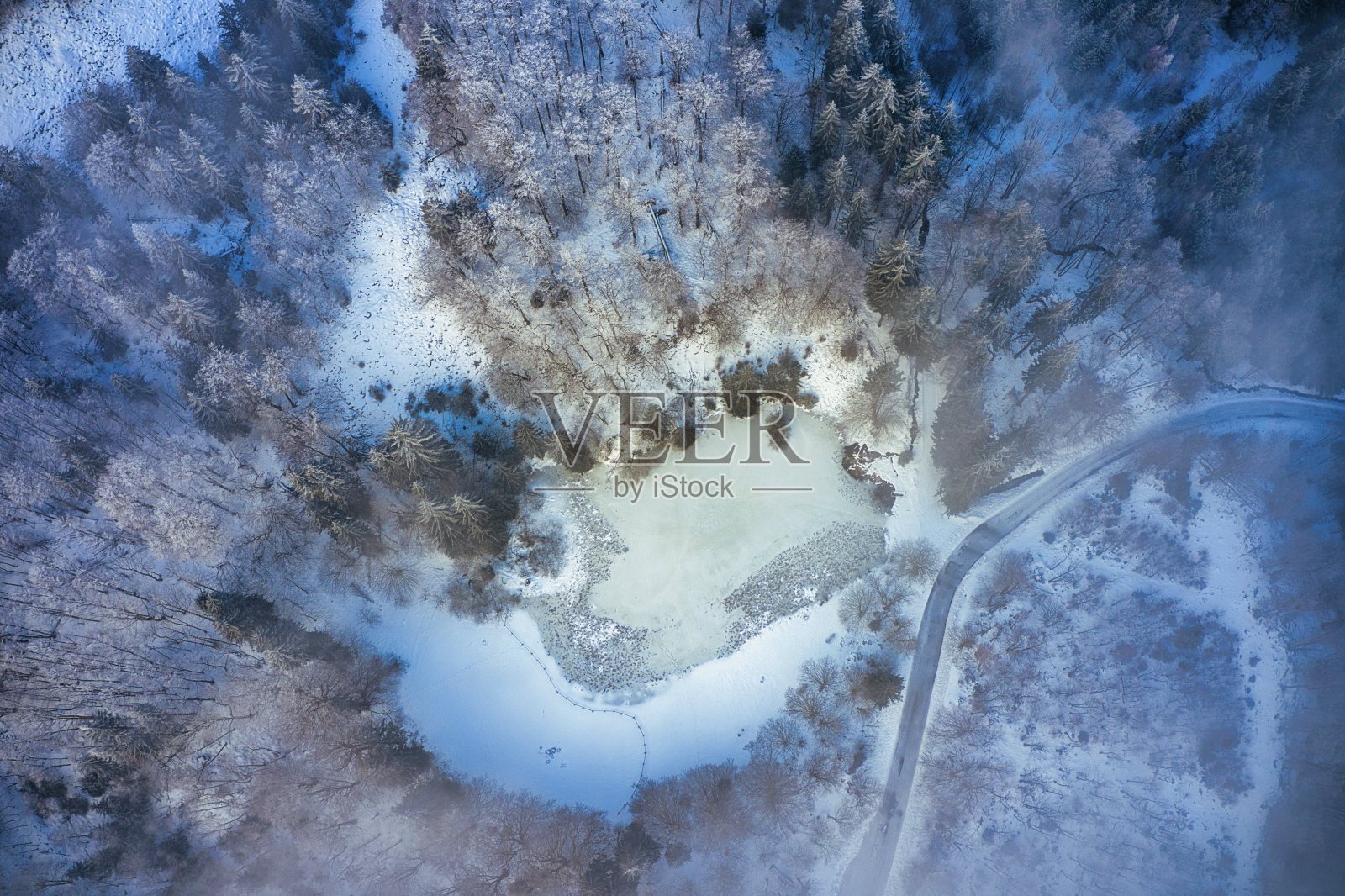 鸟瞰图的冬天和冰山湖在贺河美ßner照片摄影图片