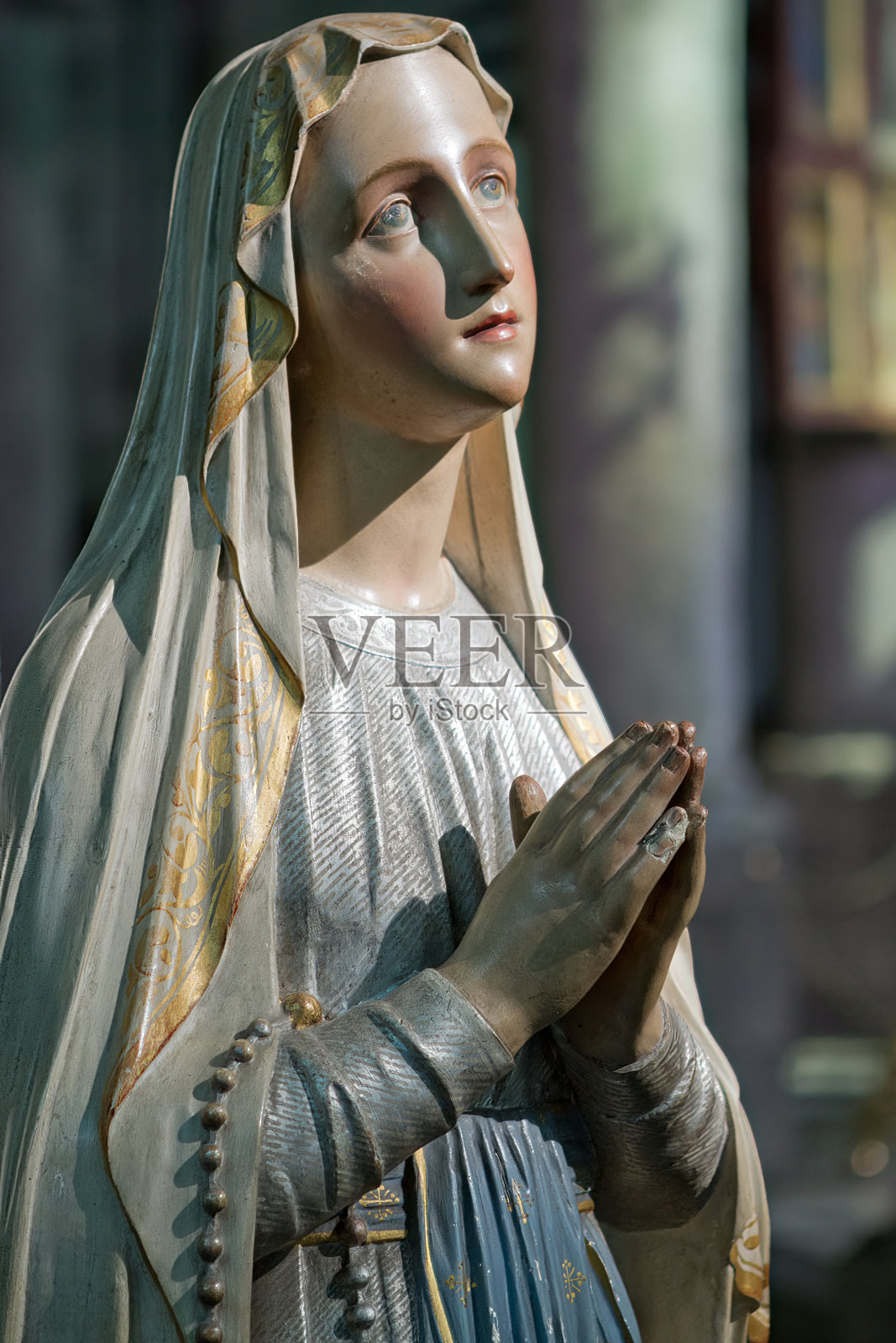 西方艺术介绍——拉斐尔的《西斯廷圣母》