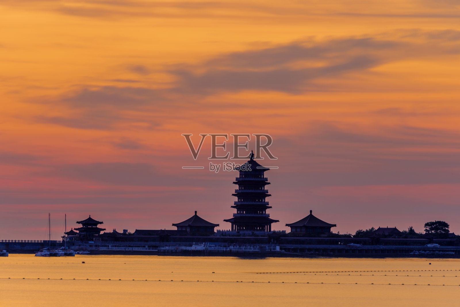 中国山东烟台蓬莱海上日出风光照片摄影图片